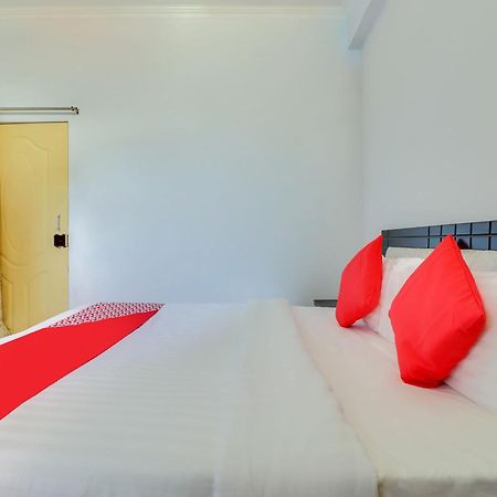 Hotel O Vgs Chinhat Екстериор снимка