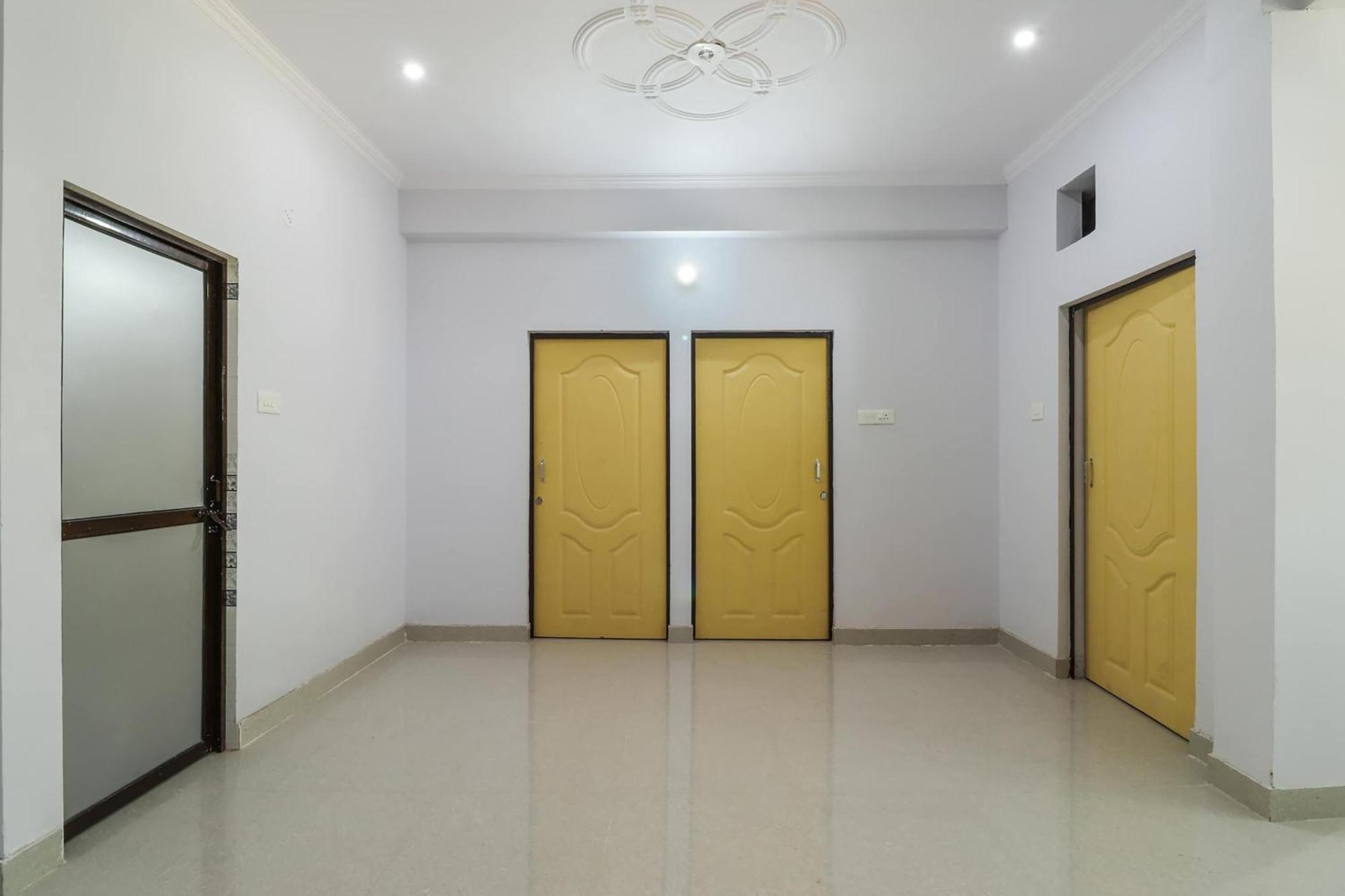 Hotel O Vgs Chinhat Екстериор снимка