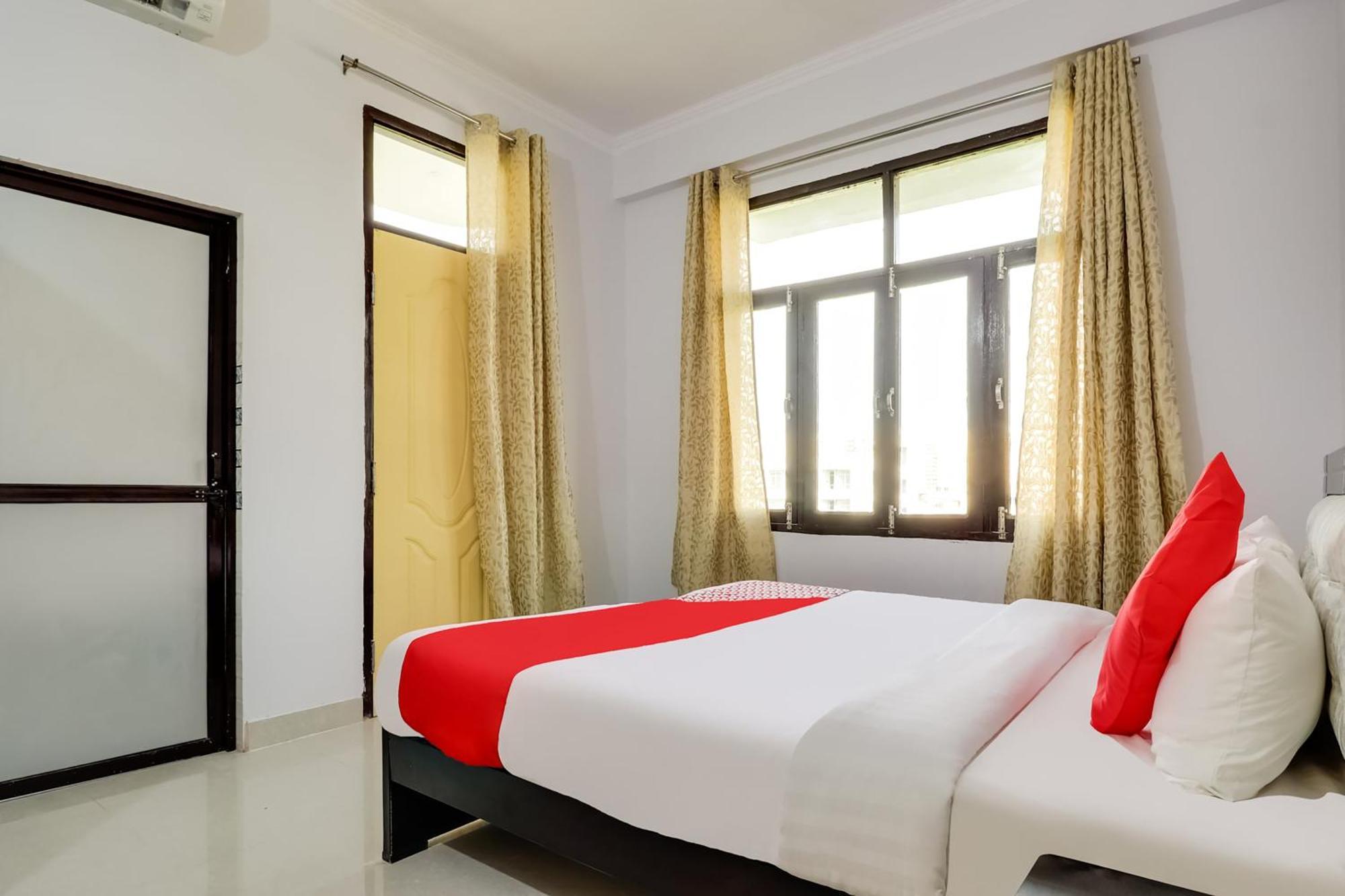 Hotel O Vgs Chinhat Екстериор снимка