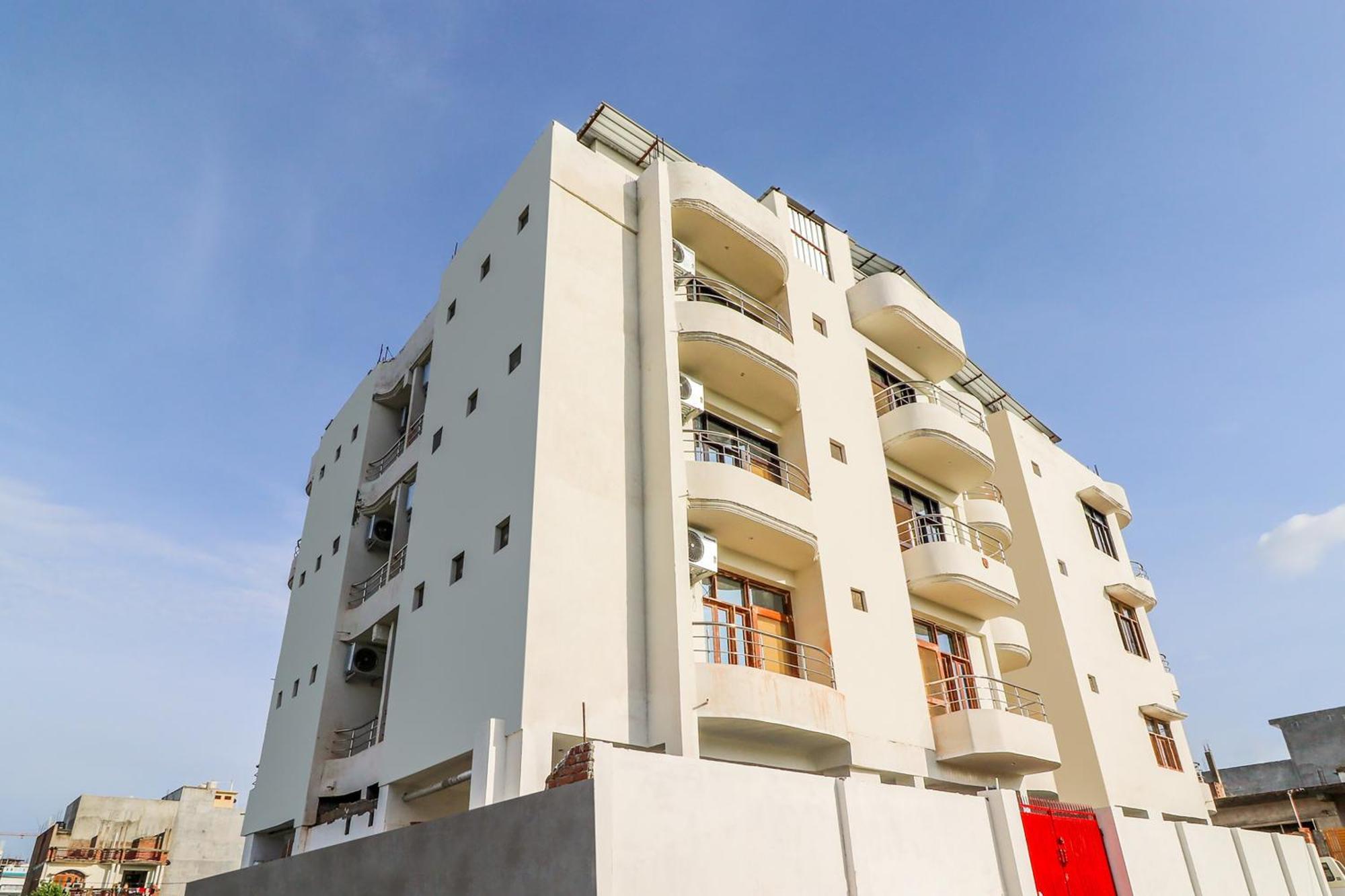 Hotel O Vgs Chinhat Екстериор снимка