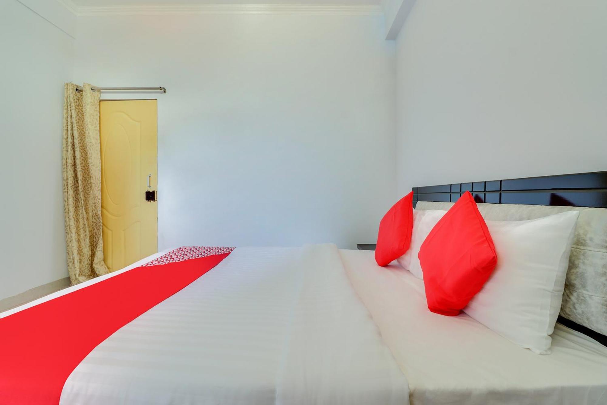 Hotel O Vgs Chinhat Екстериор снимка