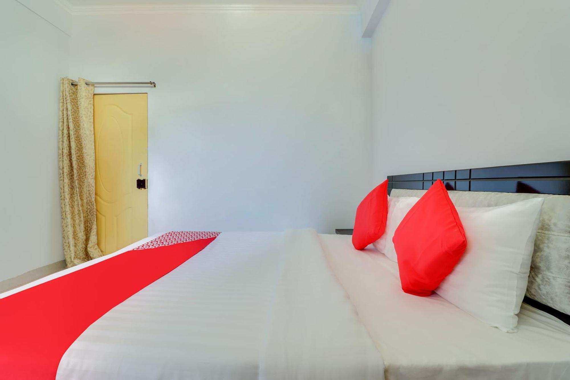 Hotel O Vgs Chinhat Екстериор снимка