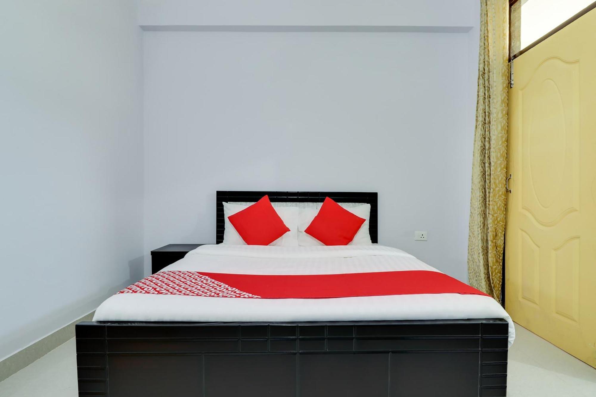 Hotel O Vgs Chinhat Екстериор снимка